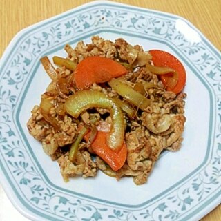 ブロッコリーの軸と豚こま肉の炒め物